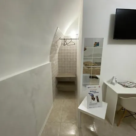 Bed & Breakfast Room416
